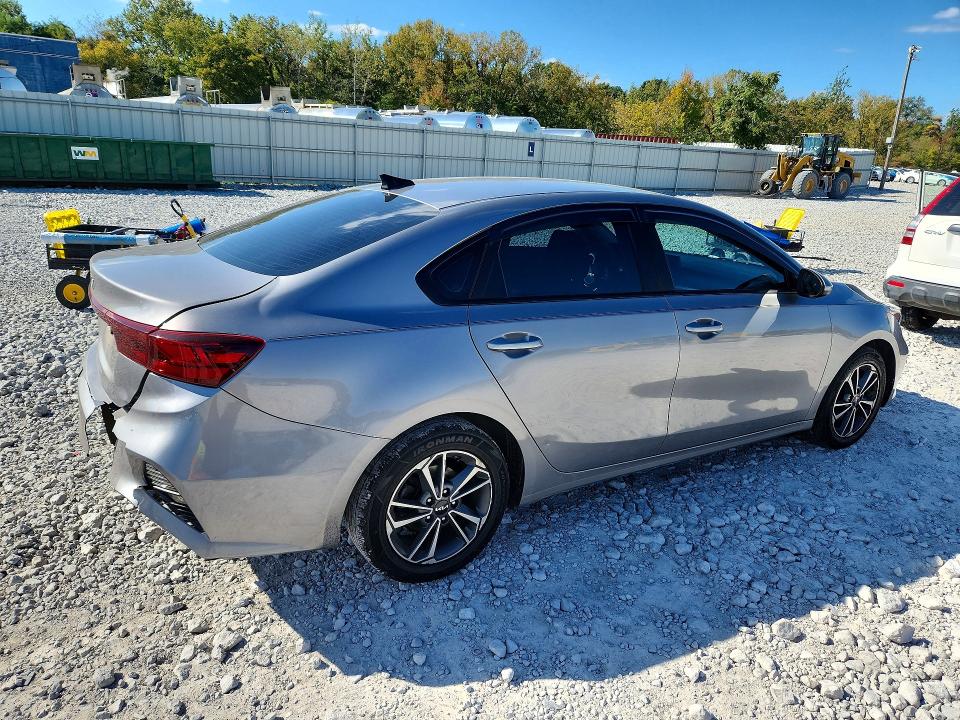 Zdjęcie 3 z aukcji – 2024 KIA FORTE z VIN 3KPF24AD0RE702403
