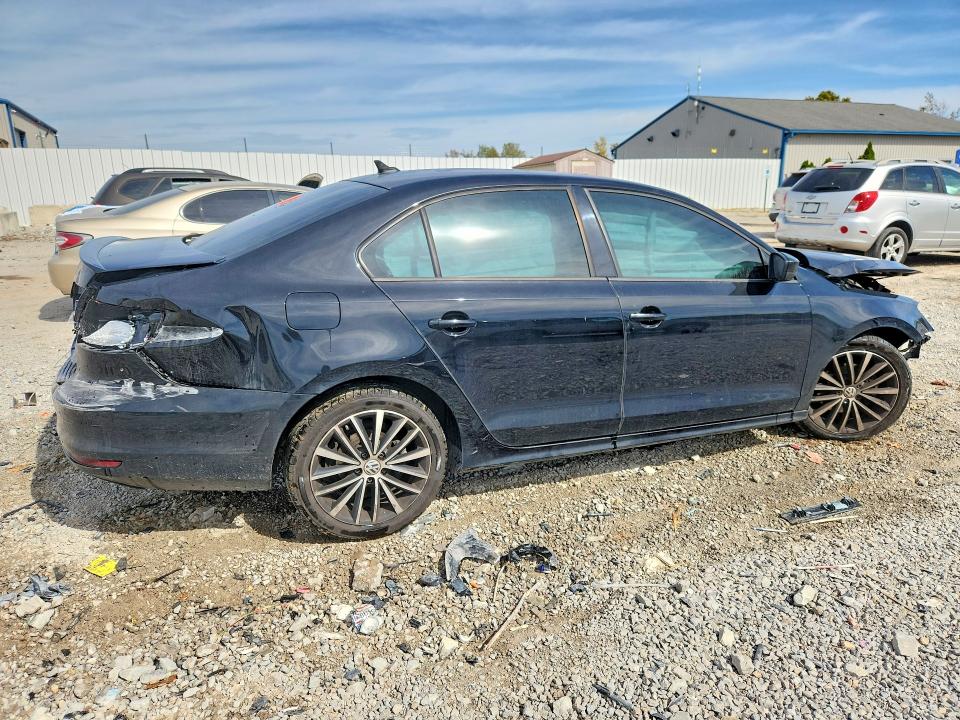 Снимка 3 от търг – 2016 VOLKSWAGEN JETTA с VIN 3VWD17AJ2GM258412