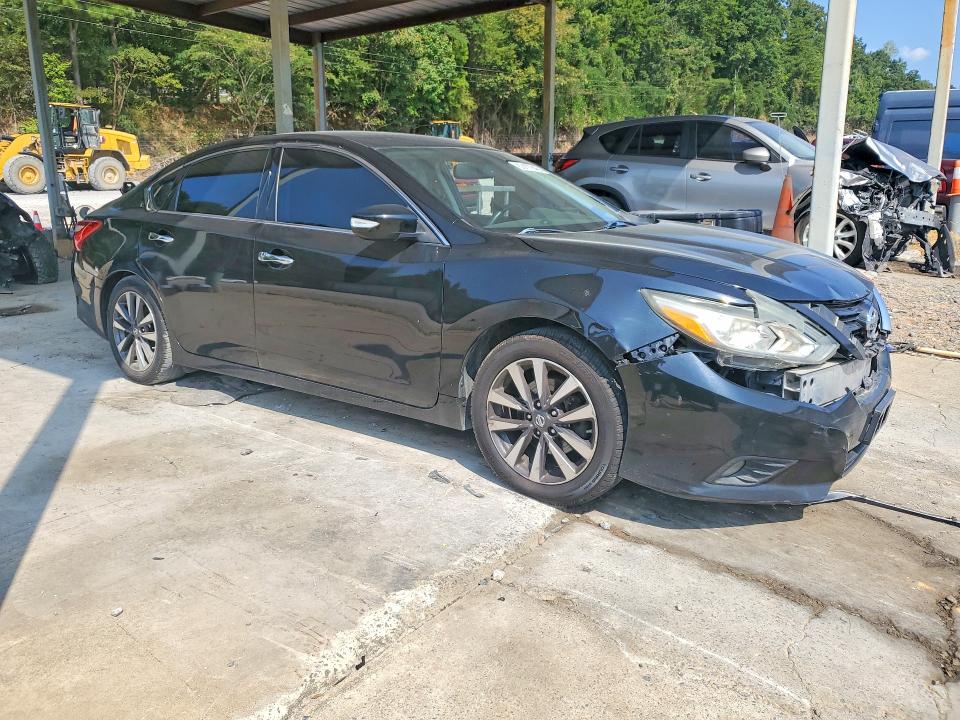 Photo 4 from auction – 2017 NISSAN ALTIMA with VIN 1N4AL3AP1HC202581