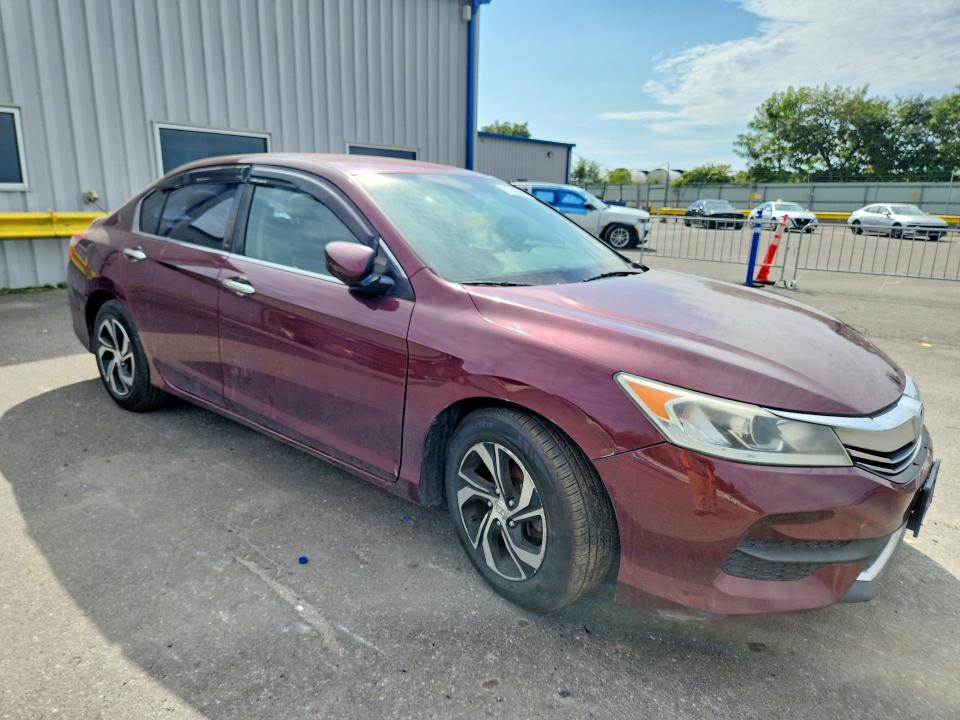 Photo 4 from auction – 2016 HONDA ACCORD with VIN 1HGCR2F31GA067941