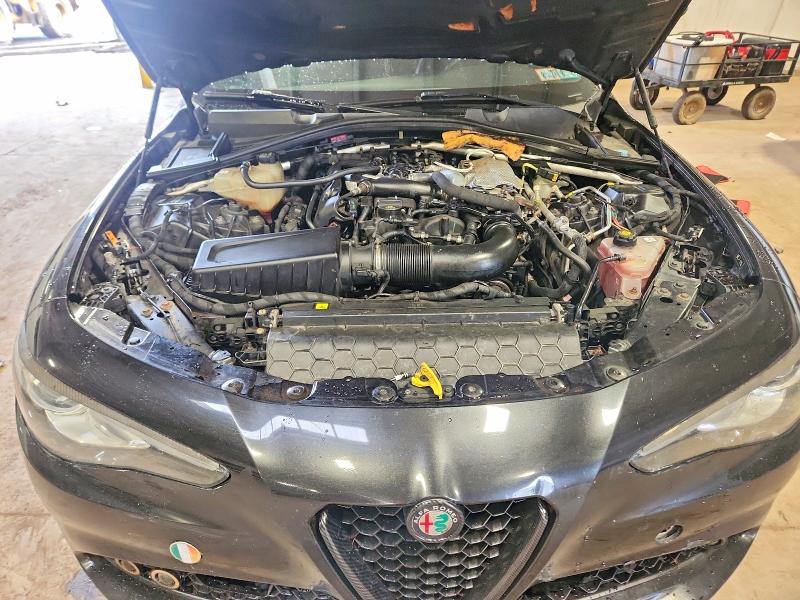 Photo 11 from auction – 2017 ALFA ROMEO GIULIA with VIN ZARFAEEN5H7534905