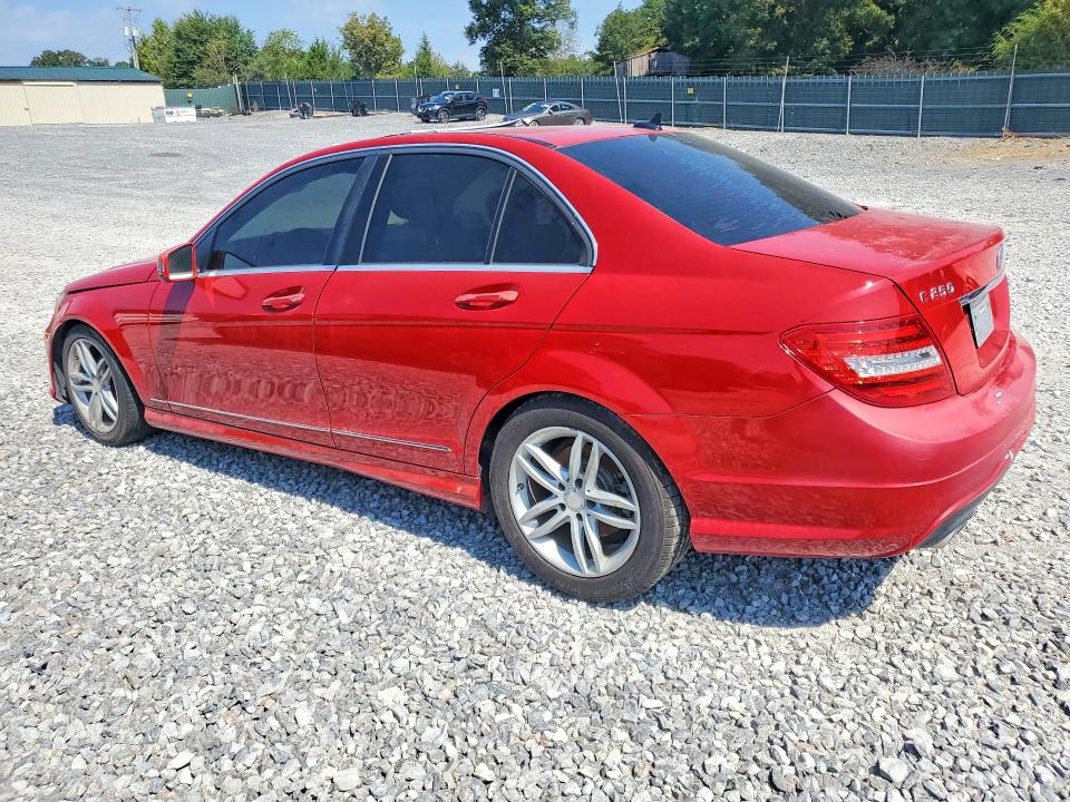 Снимка 2 от търг – 2013 MERCEDES-BENZ C с VIN WDDGF4HB2DR266427