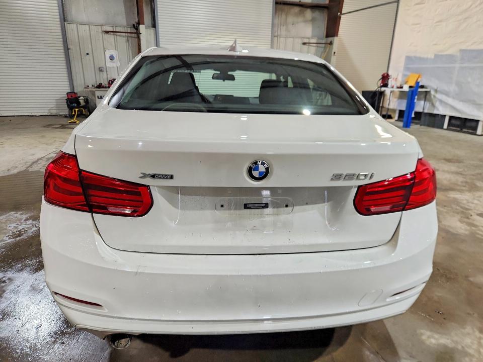 Foto 6 de la subasta – 2016 BMW 320 con VIN WBA8A3C53GK551446