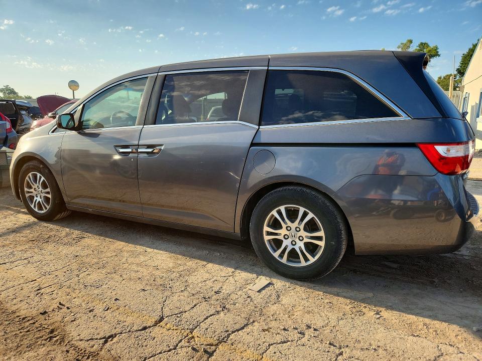 Снимка 2 от търг – 2011 HONDA ODYSSEY с VIN 5FNRL5H61BB096293