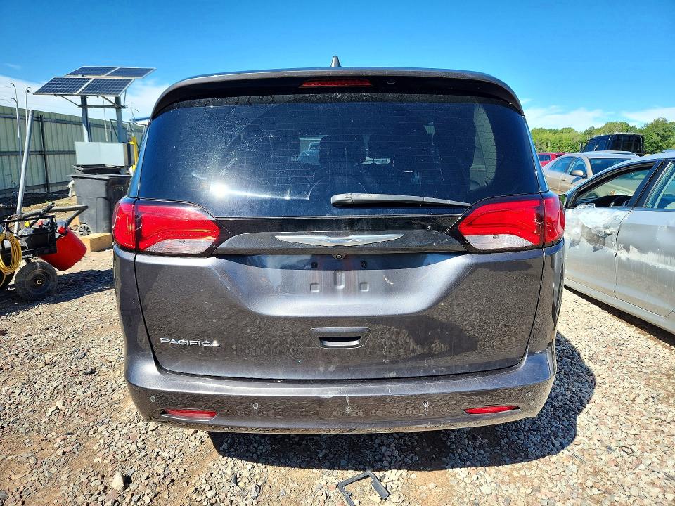 Photo 6 from auction – 2018 CHRYSLER PACIFICA with VIN 2C4RC1AG3JR114355