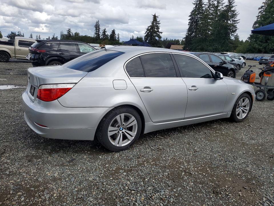 Photo 3 from auction – 2010 BMW 528 with VIN WBANU5C52AC129580