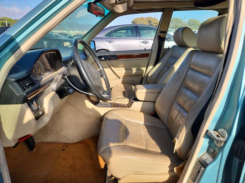 Photo 7 from auction – 1994 MERCEDES-BENZ E with VIN WDBEA32E3RC128823