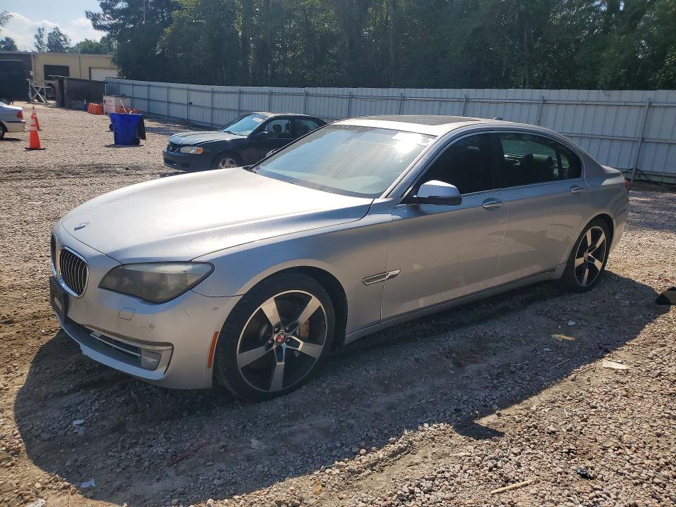 2013 BMW 750 - Търг №70031526