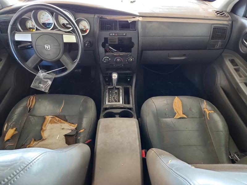 Photo 8 from auction – 2005 DODGE MAGNUM with VIN 2D4FV48V85H129600