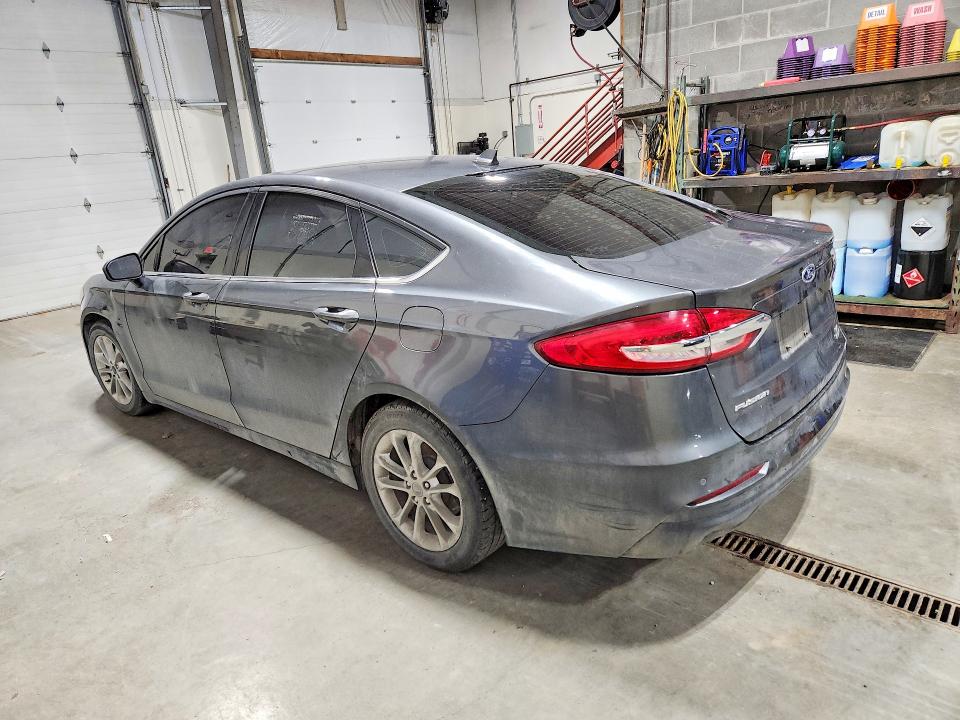 Photo 2 from auction – 2020 FORD FUSION with VIN 3FA6P0HD7LR261990