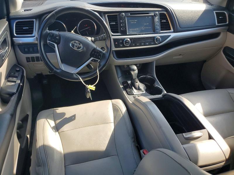 Zdjęcie 8 z aukcji – 2017 TOYOTA HIGHLANDER z VIN 5TDKZRFH3HS507872