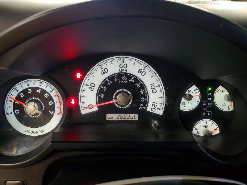 Photo 9 from auction – 2008 TOYOTA FJ CRUISER with VIN JTEBU11F68K014177