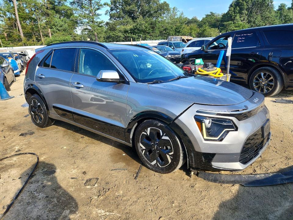 Photo 4 from auction – 2023 KIA NIRO with VIN KNDCR3L1XP5045954