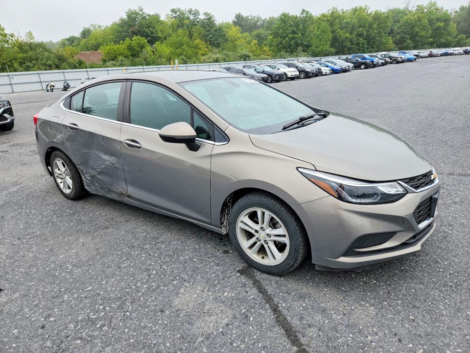 Снимка 4 от търг – 2017 CHEVROLET CRUZE с VIN 1G1BE5SM5H7190798