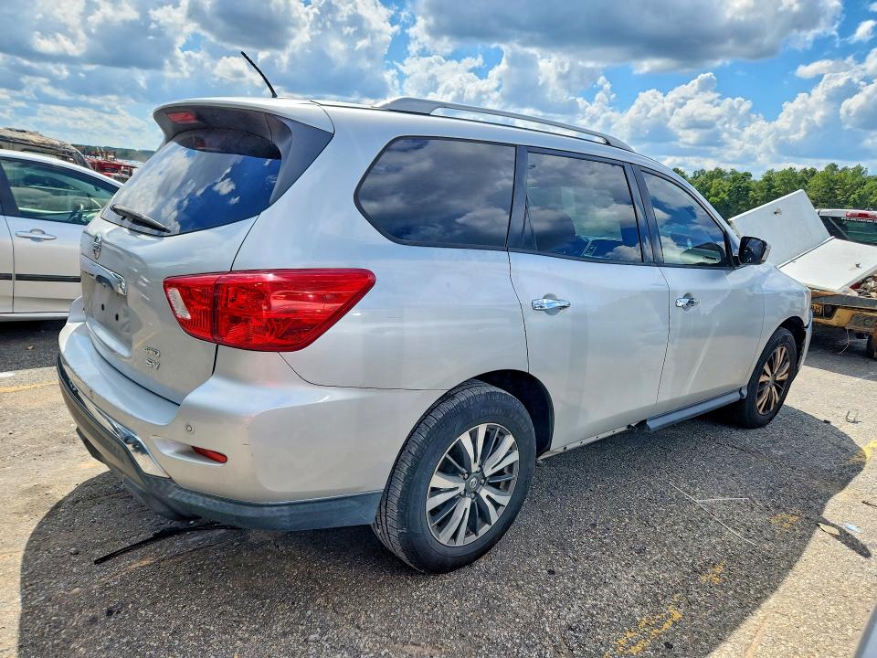 صورة رقم 3 من المزاد - 2017 NISSAN PATHFINDER مع VIN 5N1DR2MM2HC658487