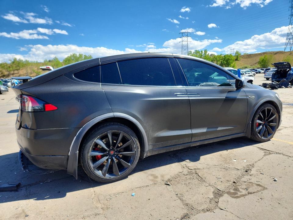 Фото 3 с аукциона – 2016 TESLA MODEL X с VIN 5YJXCAE49GF001148