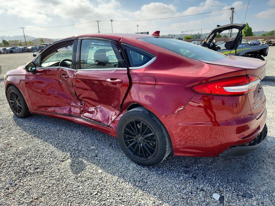 Фото 2 с аукциона – 2019 FORD FUSION с VIN 3FA6P0LU4KR222120
