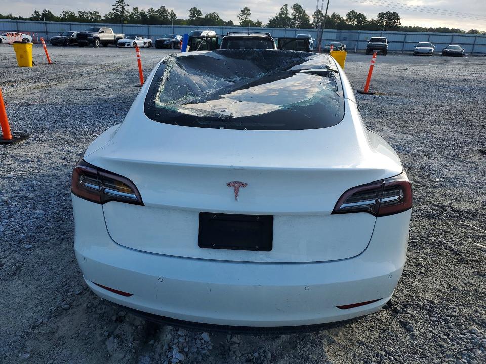 Foto 6 de la subasta – 2022 TESLA MODEL 3 con VIN 5YJ3E1EA2NF129680