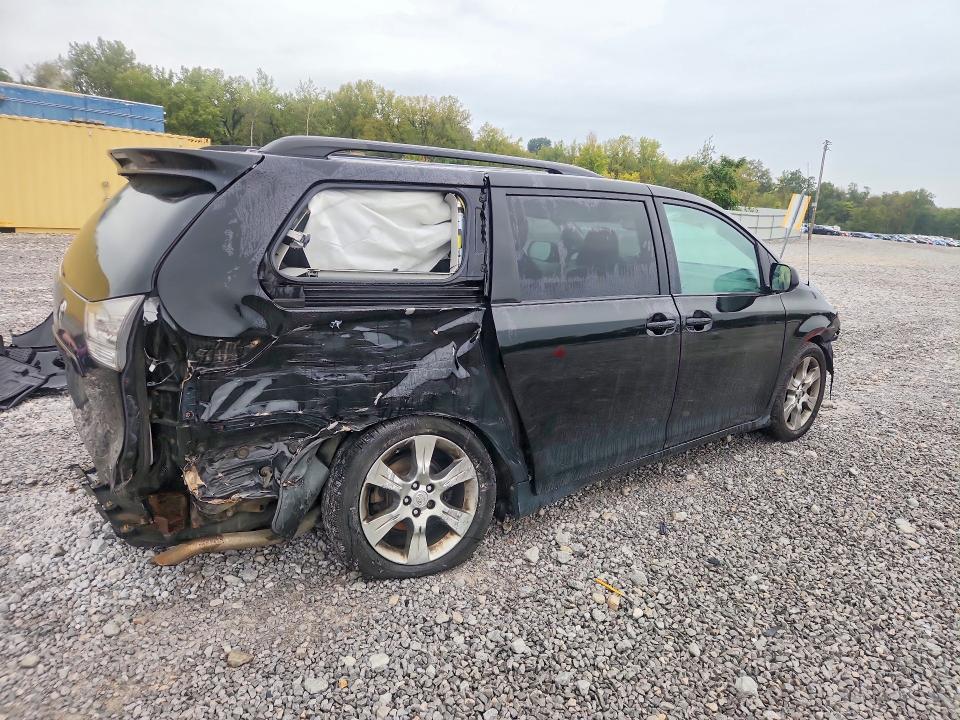 Photo 3 from auction – 2012 TOYOTA SIENNA with VIN 5TDXK3DC1CS243977