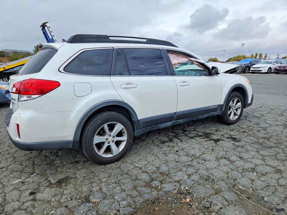 Снимка 3 от търг – 2014 SUBARU OUTBACK с VIN 4S4BRBCC6E3237352