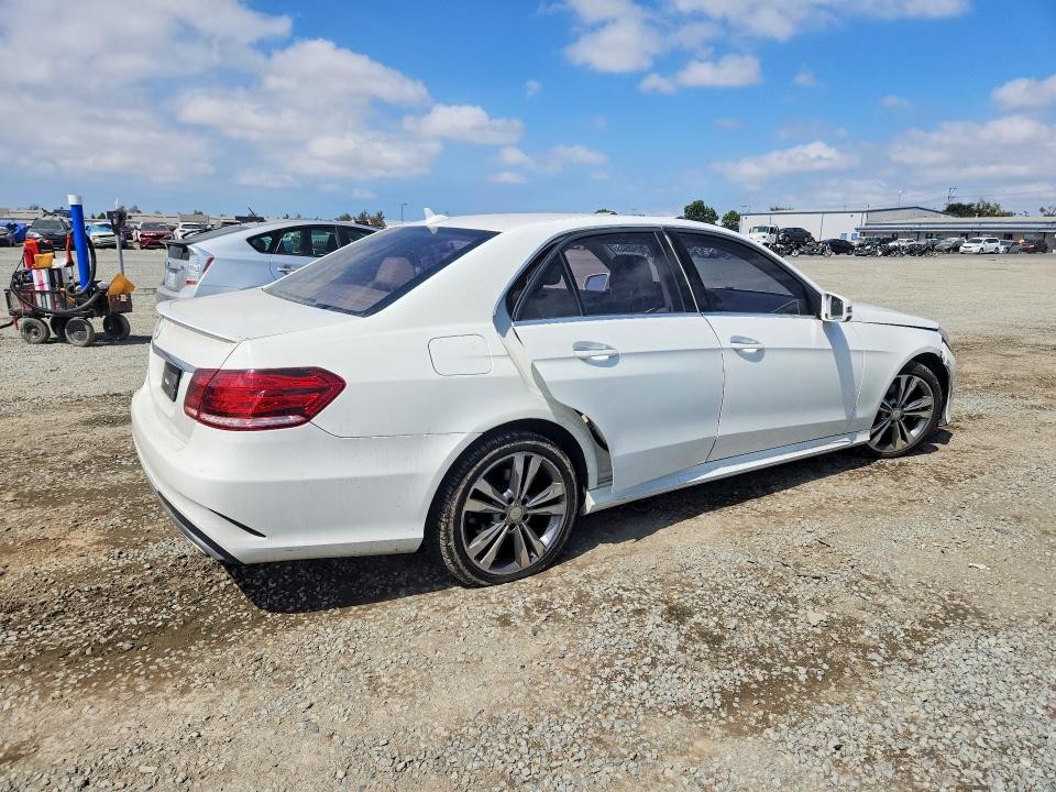 Photo 3 from auction – 2016 MERCEDES-BENZ E with VIN WDDHF5KBXGB304700