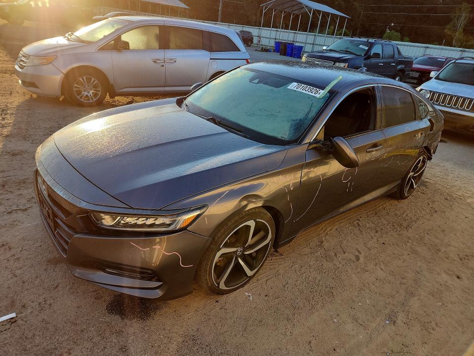 Снимка 1 от търг – 2018 HONDA ACCORD с VIN 1HGCV1F32JA061420