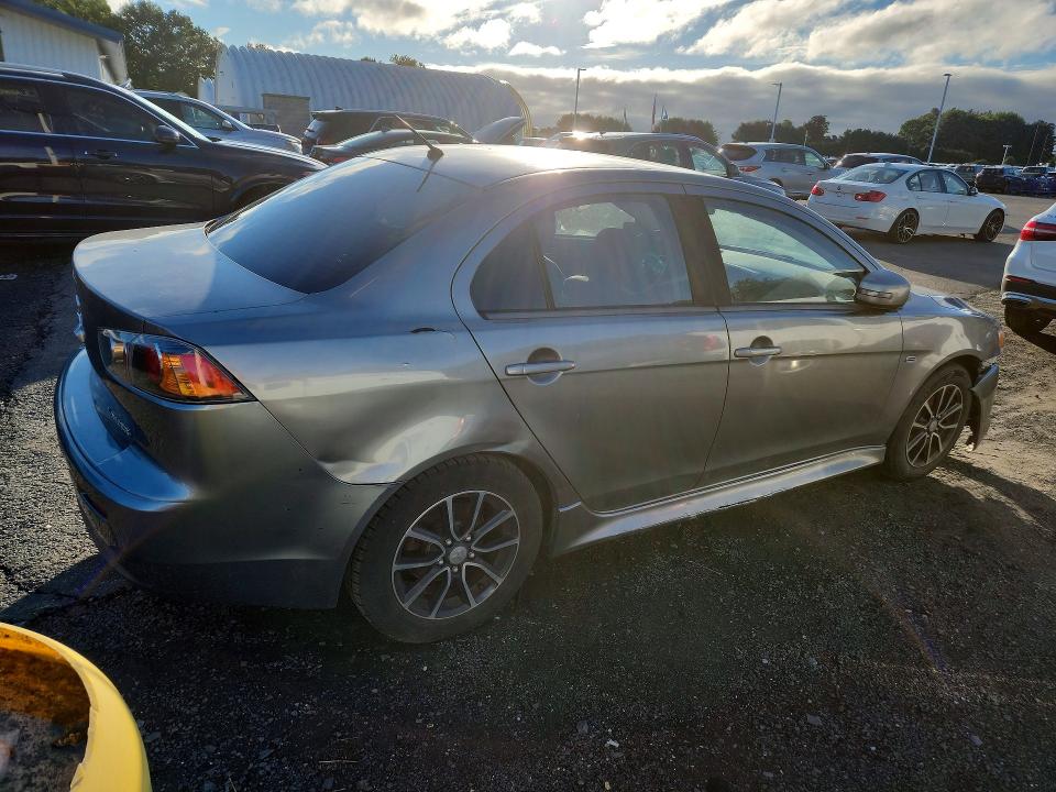 Photo 3 from auction – 2017 MITSUBISHI LANCER with VIN JA32U2FU3HU015226