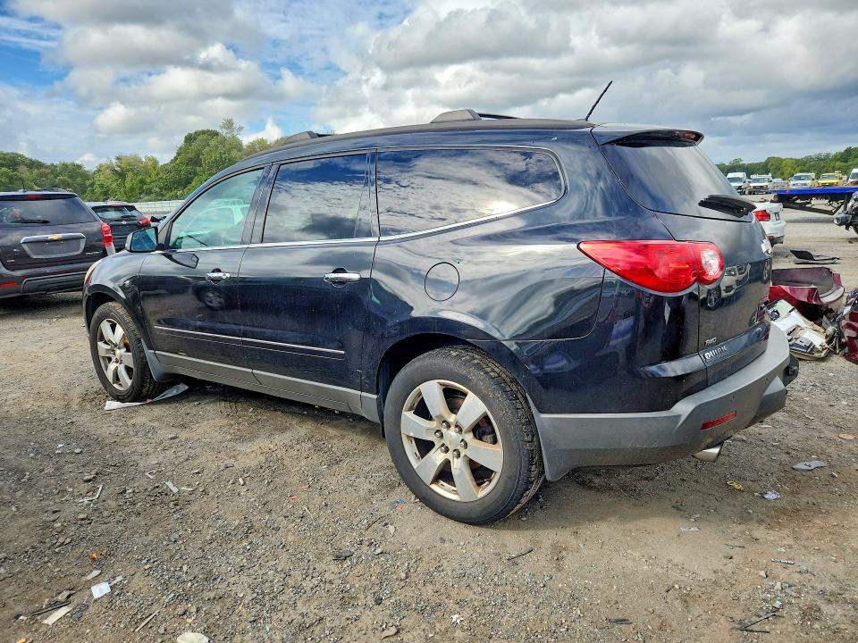 Photo 2 from auction – 2011 CHEVROLET TRAVERSE with VIN 1GNKVLEDXBJ322219
