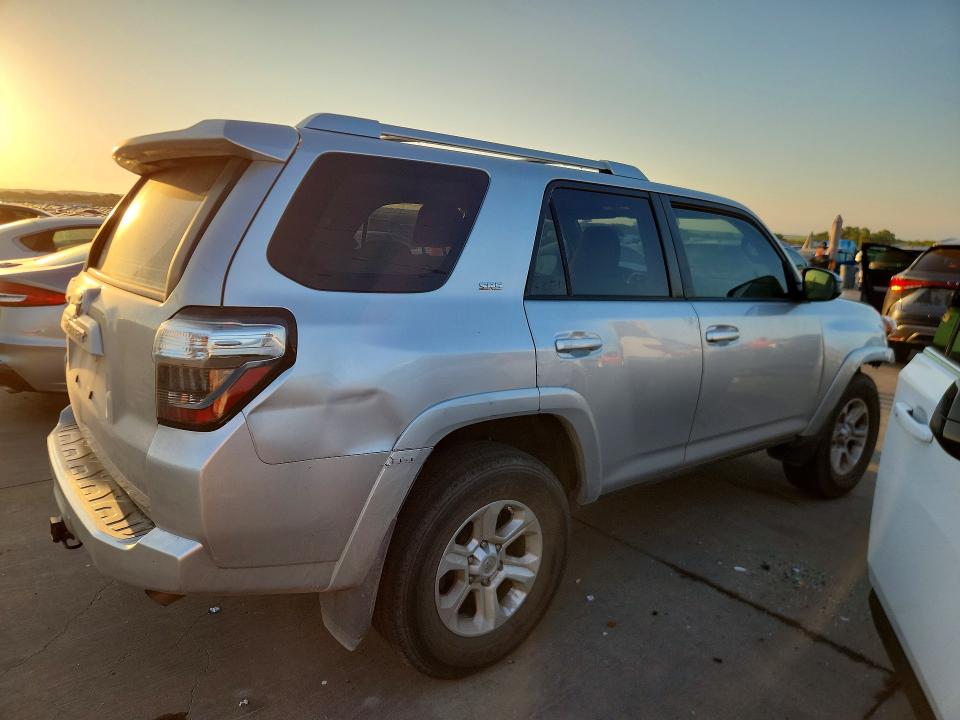 Photo 3 from auction – 2014 TOYOTA 4RUNNER with VIN JTEZU5JRXE5077020