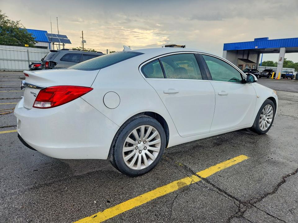 Photo 3 from auction – 2011 BUICK REGAL with VIN 2G4GN5EC5B9174781