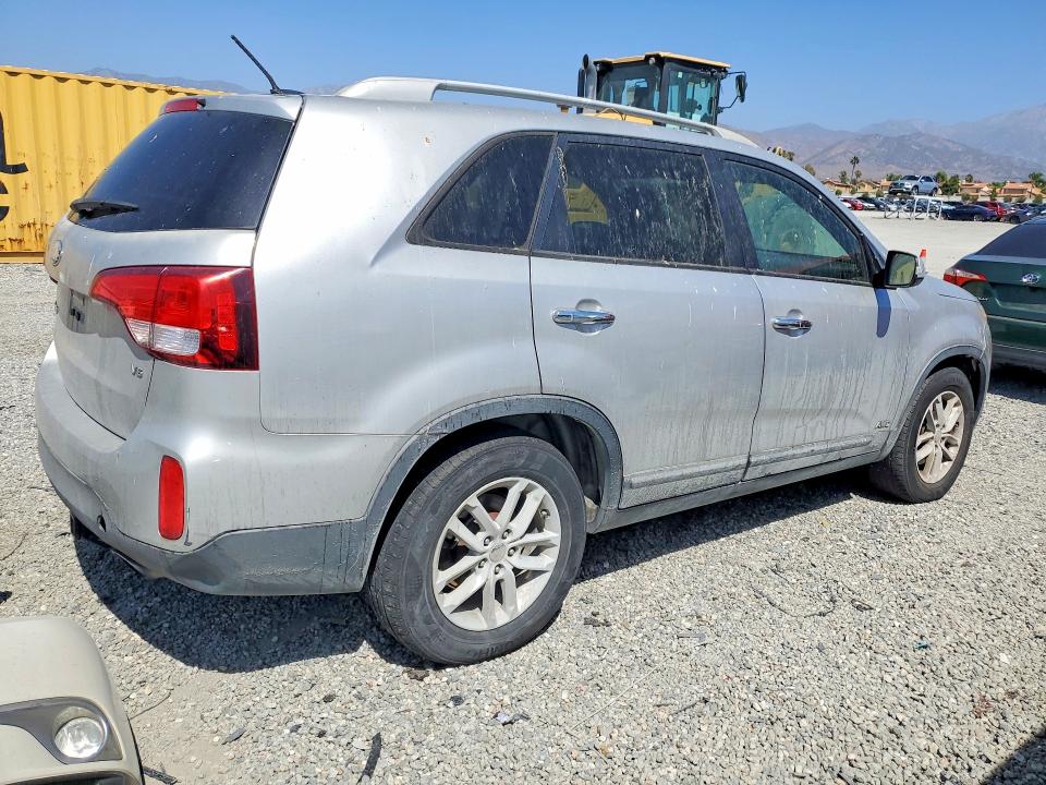 Photo 3 from auction – 2015 KIA SORENTO with VIN 5XYKTDA78FG600254