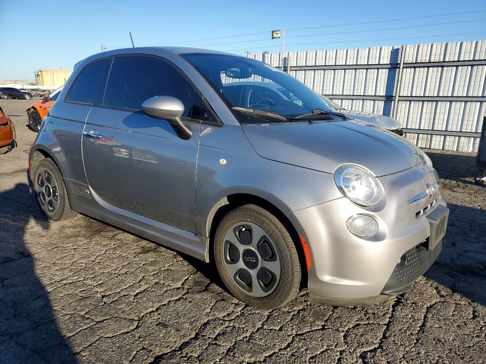 Photo 4 from auction – 2017 FIAT 500 with VIN 3C3CFFGE1HT699111