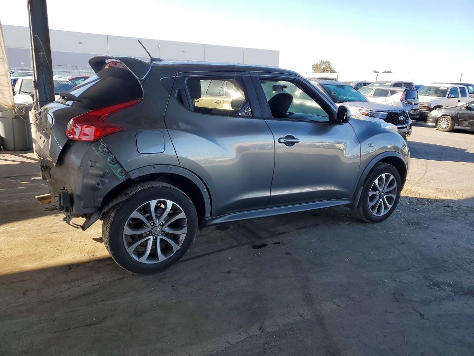 Снимка 3 от търг – 2011 NISSAN JUKE с VIN JN8AF5MR9BT013313