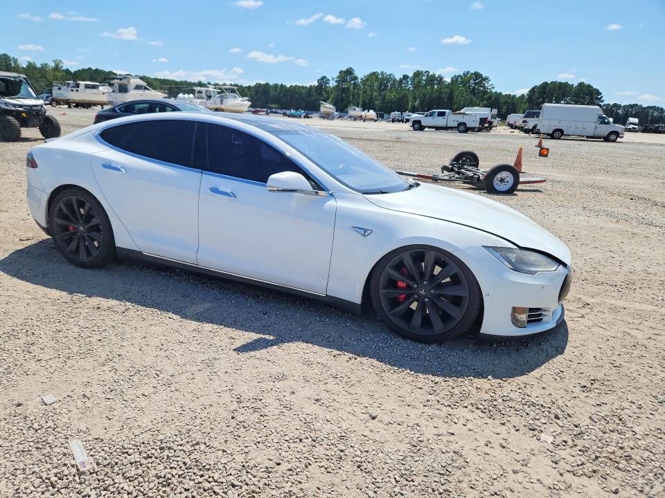 صورة رقم 4 من المزاد - 2015 TESLA MODEL S مع VIN 5YJSA1H23FFP74030