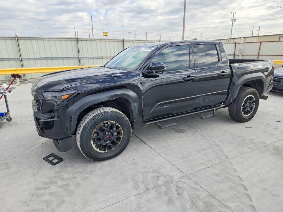 TOYOTA TACOMA 2025 с VIN 3TYLC5LN8ST047516 - Снимка от търг