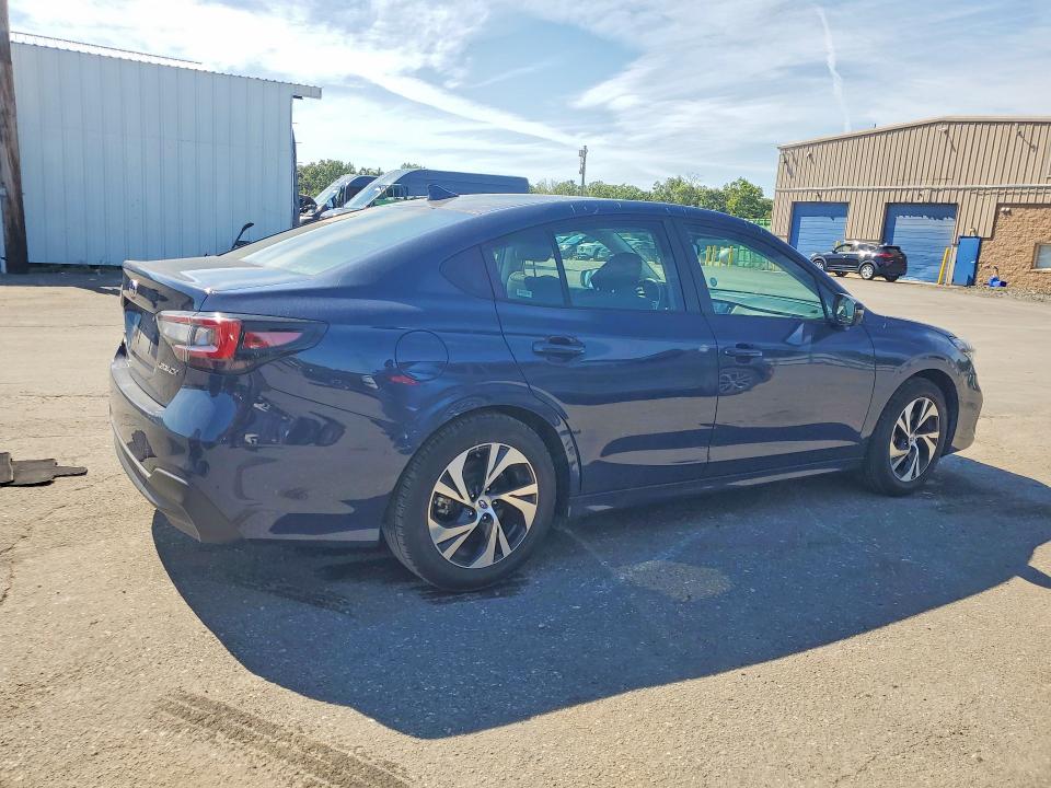 Photo 3 from auction – 2025 SUBARU LEGACY with VIN 4S3BWAD61S3021033