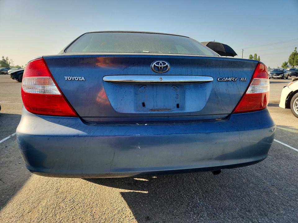 Снимка 6 от търг – 2003 TOYOTA CAMRY с VIN JTDBE30KX30196160