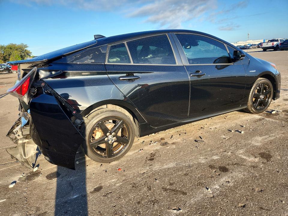 Photo 3 from auction – 2017 TOYOTA PRIUS with VIN JTDKARFU3H3035906