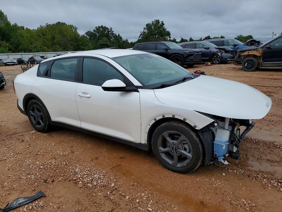 Снимка 4 от търг – 2025 KIA K4 с VIN 3KPFT4DE4SE058539