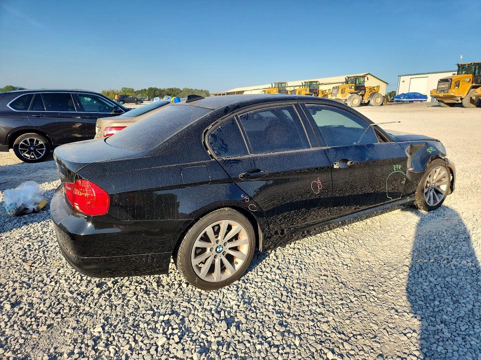 صورة رقم 3 من المزاد - 2011 BMW 328 مع VIN WBAPH5G55BNM80416
