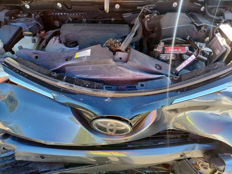 Снимка 12 от търг – 2018 TOYOTA RAV4 с VIN 2T3WFREV9JW423786