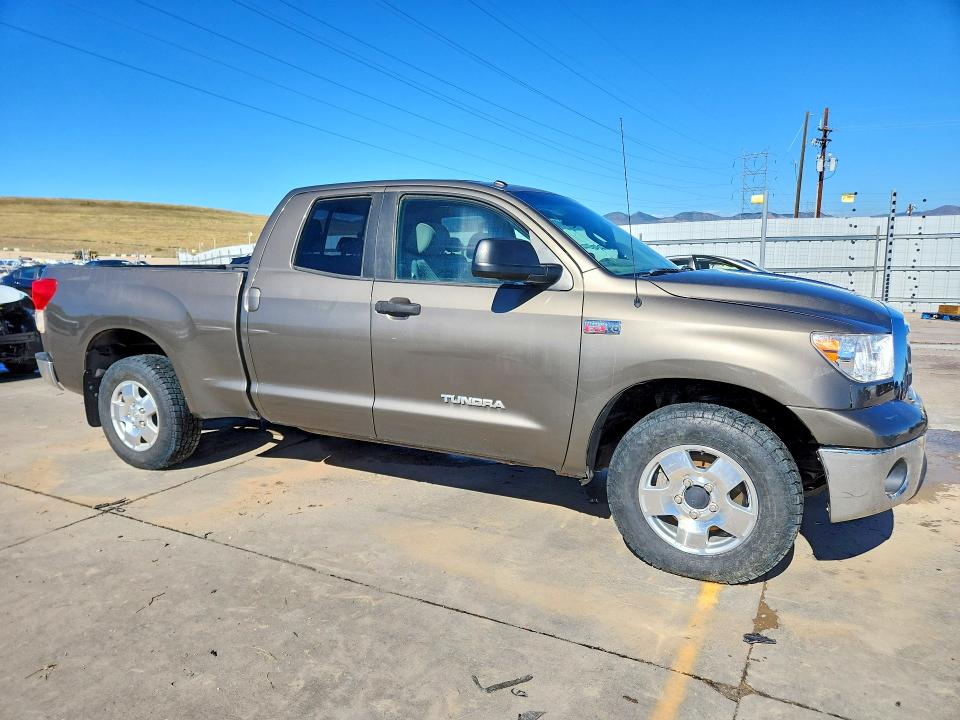 Photo 4 from auction – 2012 TOYOTA TUNDRA with VIN 5TFUY5F10CX266380