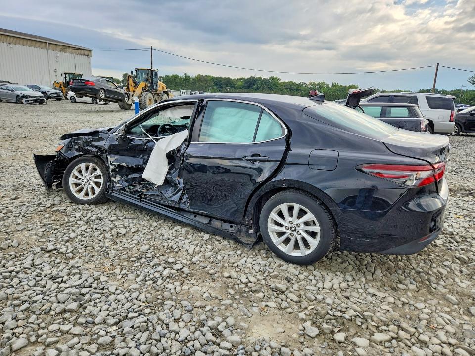 Photo 2 from auction – 2022 TOYOTA CAMRY with VIN 4T1C11AK4NU054316