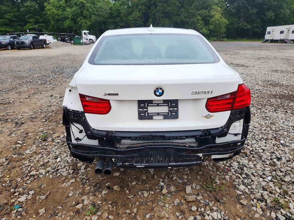 Photo 6 from auction – 2013 BMW 328 with VIN WBA3B3C54DJ811569