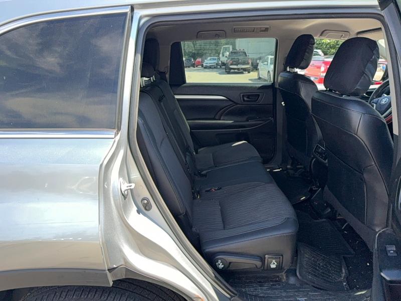 Photo 6 from auction – 2016 TOYOTA HIGHLANDER with VIN 5TDBKRFH4GS255097
