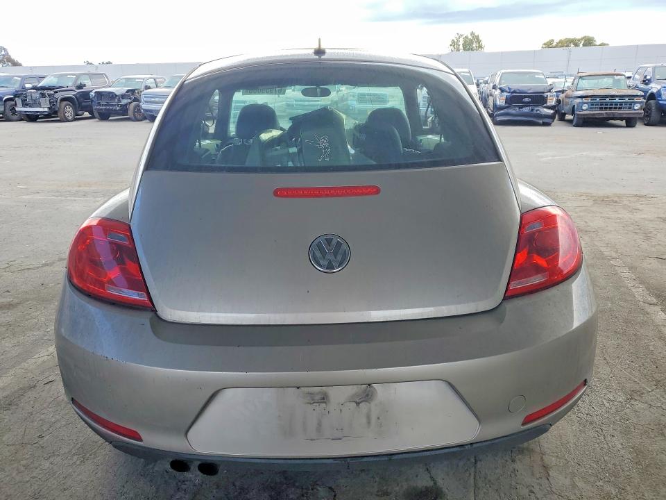 Photo 6 from auction – 2012 VOLKSWAGEN BEETLE with VIN 3VWJP7AT8CM658049