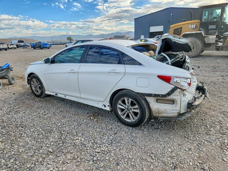 Photo 2 from auction – 2014 HYUNDAI SONATA with VIN 5NPEB4AC5EH859689