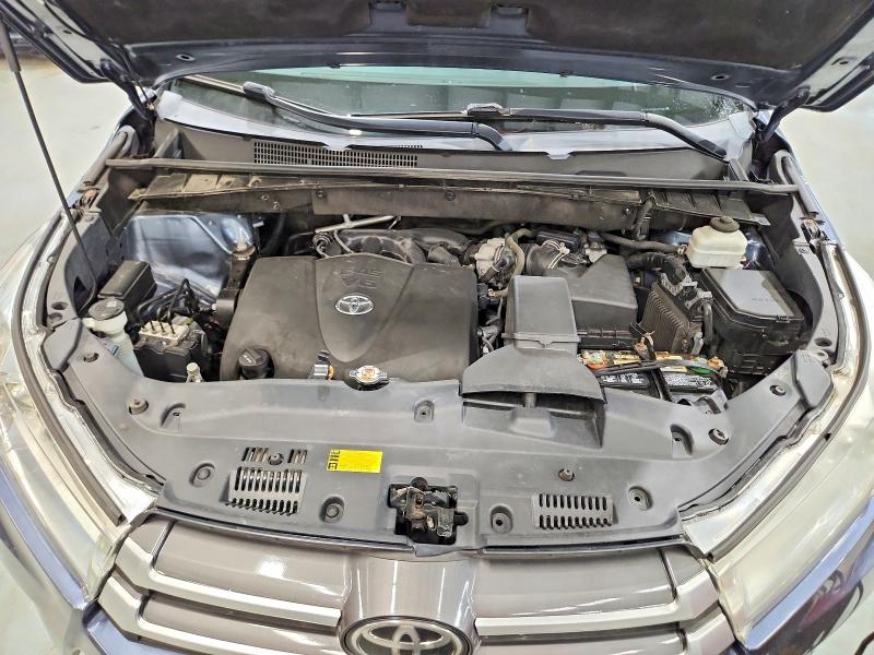 Photo 12 from auction – 2019 TOYOTA HIGHLANDER with VIN 5TDBZRFH3KS986561