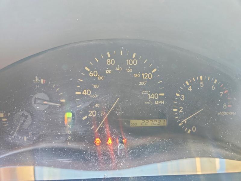 Photo 9 from auction – 2000 LEXUS RX with VIN JT6HF10U0Y0152356