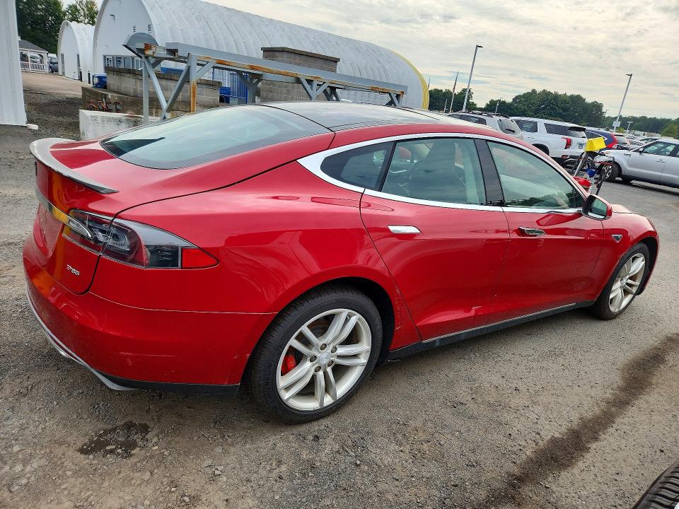 Photo 3 from auction – 2014 TESLA MODEL S with VIN 5YJSA1H17EFP31803